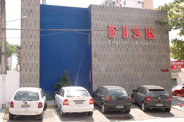 Fazendo escolas: Edificações de ensino